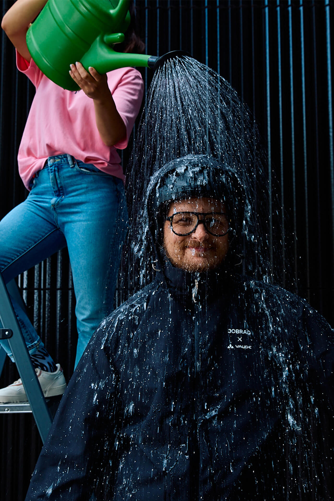 Funktionale Outfits, wette- und wasserfest für das Team von GENVELO.